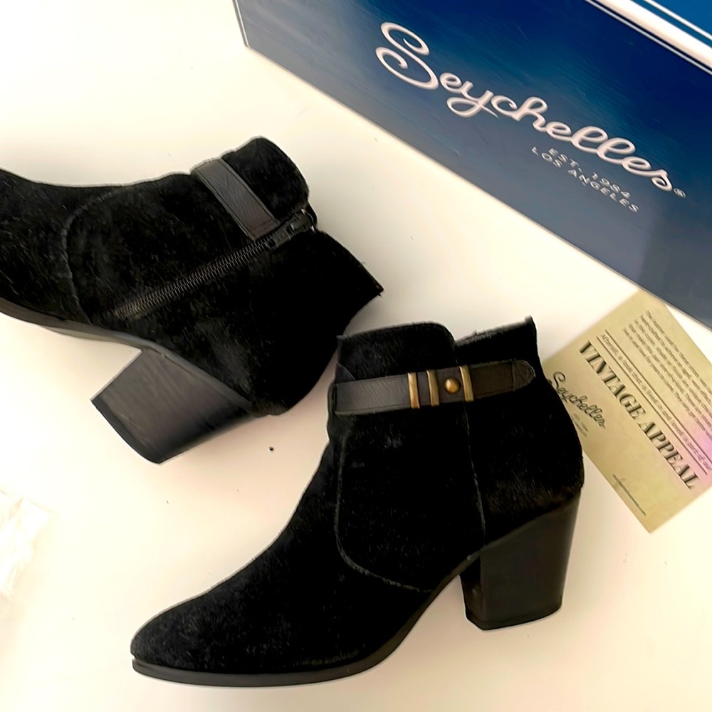 Black Suede Booties Size 8, Seychelles “Take Notice”